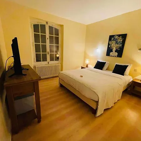 La Claperie, Familial, Parc Et Piscine Holiday home